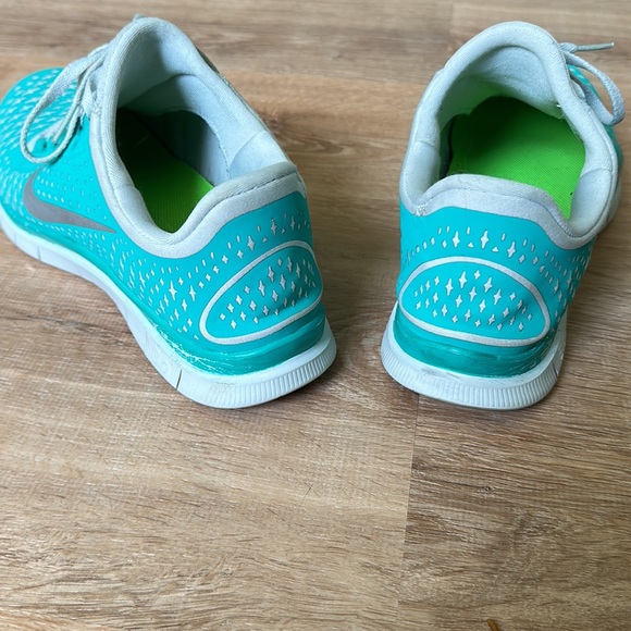 Nike Free Running Shoes size 11 - Picture 2 of 4